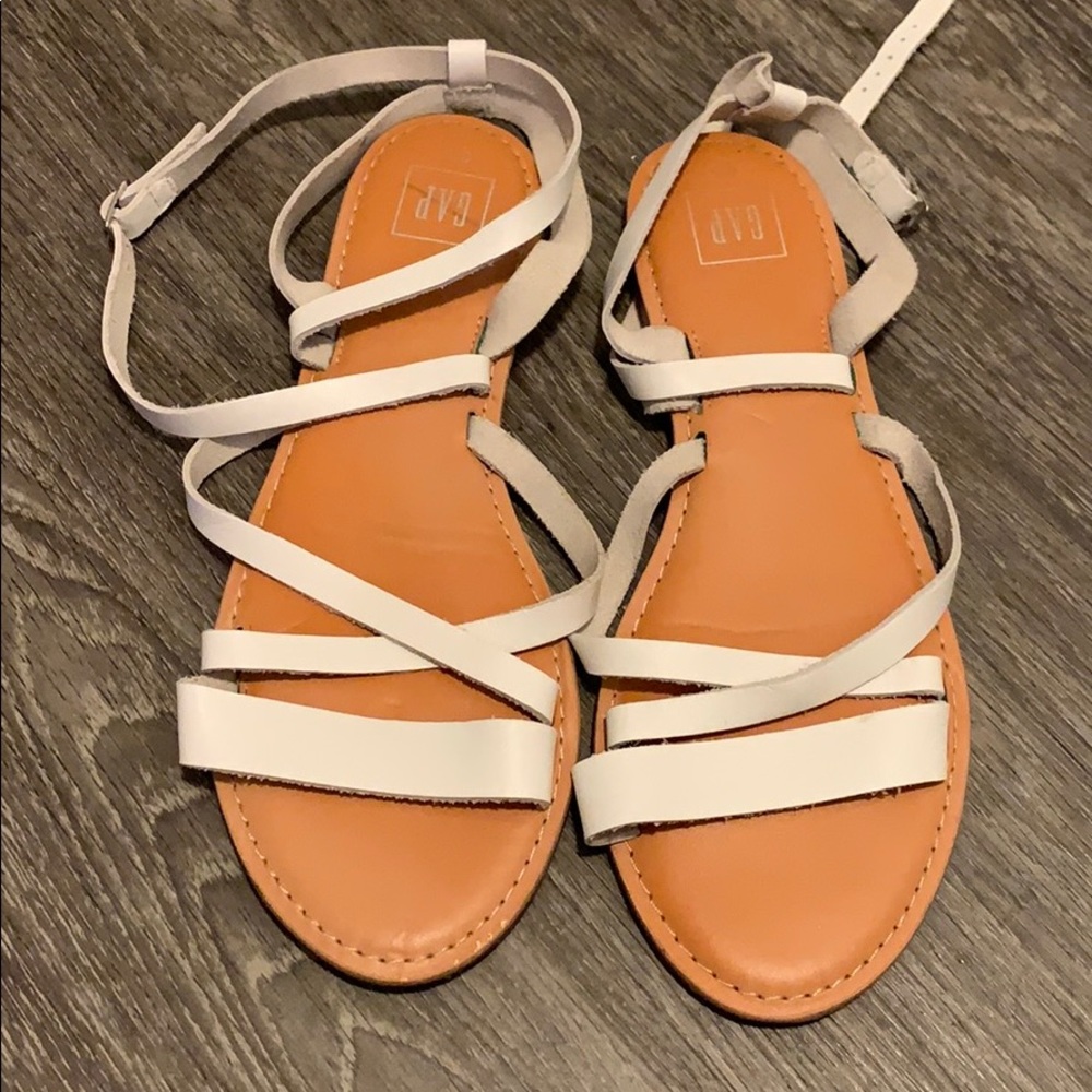 GAP women’s strappy sandal